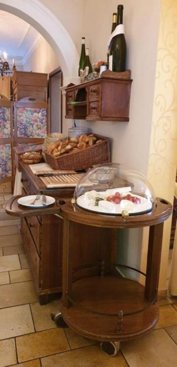 Weinhotel St. Stephanus Целтинген-Рахтиг Екстериор снимка
