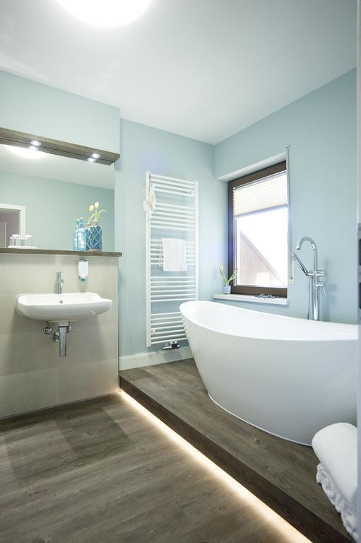 Weinhotel St. Stephanus Целтинген-Рахтиг Екстериор снимка