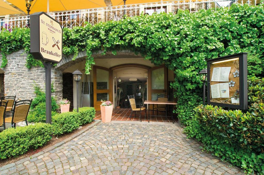 Weinhotel St. Stephanus Целтинген-Рахтиг Екстериор снимка